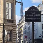 Eiffel Tower 6-Min Walk Charming Studio 3 Sleeper